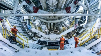 “山河號(hào)”創(chuàng)造17米級(jí)盾構(gòu)施工世界紀(jì)錄