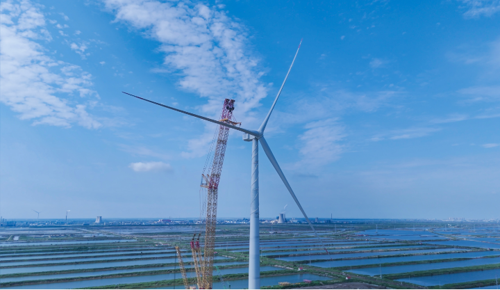 全球最大26兆瓦級海上風(fēng)電機(jī)組成功吊裝