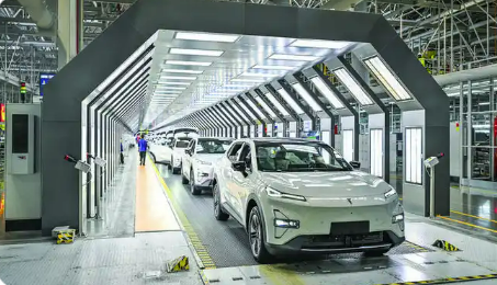 平均每分鐘就有一輛新車下線 中國(guó)汽車加速駛上協(xié)同創(chuàng)新之路