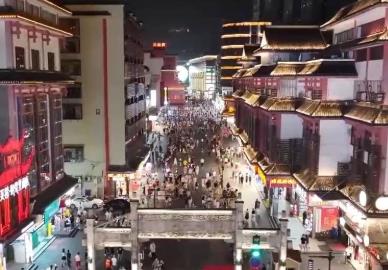 “湘超”火熱開(kāi)賽 多元消費(fèi)場(chǎng)景推動(dòng)“體育+消費(fèi)”深度融合