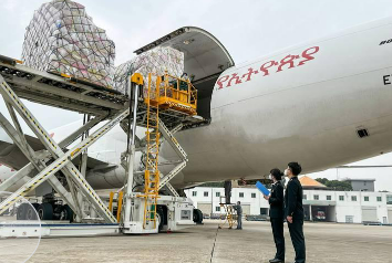 國(guó)內(nèi)首條金磚城市跨境電商空運(yùn)專(zhuān)線出口量破4000萬(wàn)件