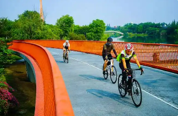 到2030年體育產(chǎn)業(yè)發(fā)展水平大幅躍升，總規(guī)模超7萬(wàn)億元