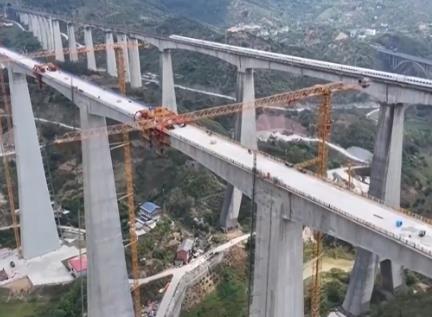 1至8月全國(guó)鐵路完成固定資產(chǎn)投資5041億元