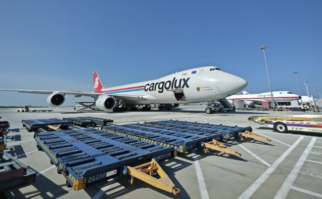 航線通樞紐活 降本增效再加力——河南以“空中絲路”建設“穩(wěn)外貿”觀察