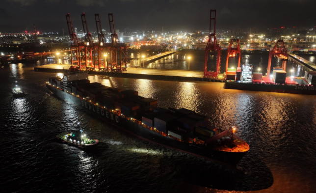 18天直達(dá)歐洲！全球首條中歐北極集裝箱快航正式通航