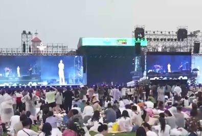 全國(guó)演出市場(chǎng)迎來(lái)觀演熱潮 為假期注入濃厚的文化活力與消費(fèi)動(dòng)力