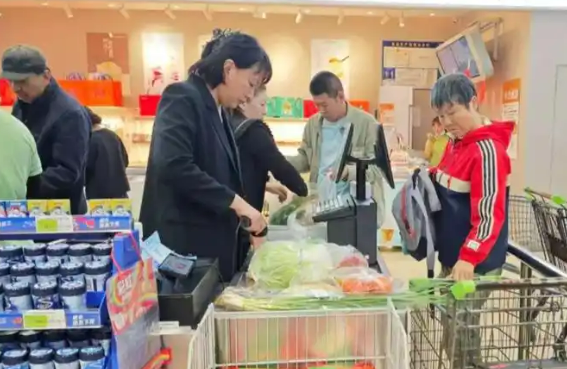 內(nèi)蒙古292家重點(diǎn)監(jiān)測(cè)商貿(mào)企業(yè)銷售額同比增長(zhǎng)3.5%