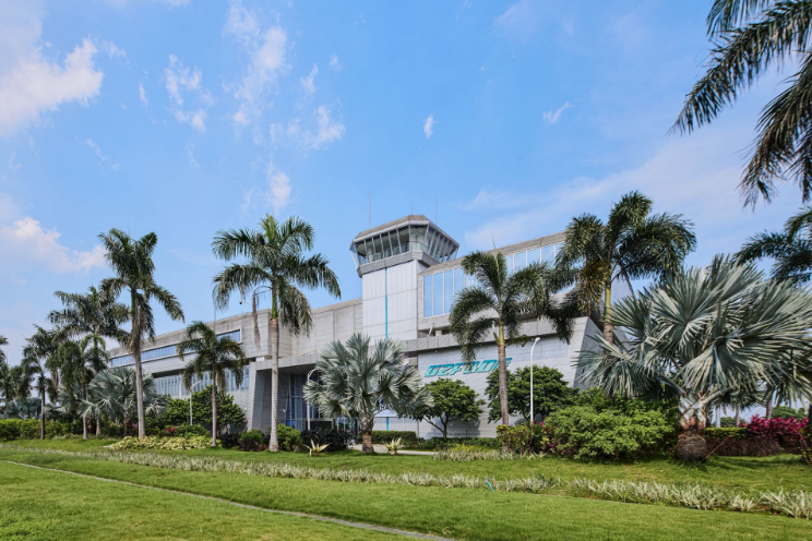 廣州白云國(guó)際機(jī)場(chǎng)外航服務(wù)中心揭牌啟用