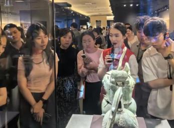 國慶中秋假期 四川志愿者服務(wù)群眾522余萬人次 服務(wù)時(shí)長(zhǎng)230余萬小時(shí)