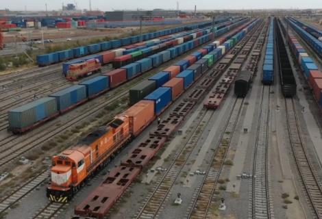 中歐班列中通道貨運量突破2000萬噸 開行列數(shù)近2.1萬列