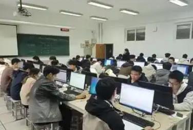 人工智能推動(dòng)算法學(xué)習(xí)熱潮 大一新生備戰(zhàn)藍(lán)橋杯大賽