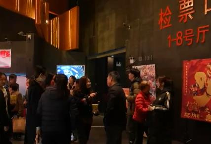 創(chuàng)新服務讓“觀影流量”變“消費留量” “電影+”多元跨界催生千億級消費大市場