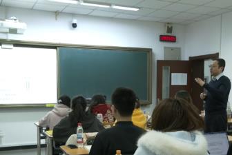 產(chǎn)學(xué)研融合高?？蒲小敖拥貧狻?打破學(xué)科壁壘為畢業(yè)生開拓全新職業(yè)藍(lán)海