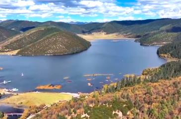 特色賞秋帶動(dòng)旅游市場(chǎng)持續(xù)火熱