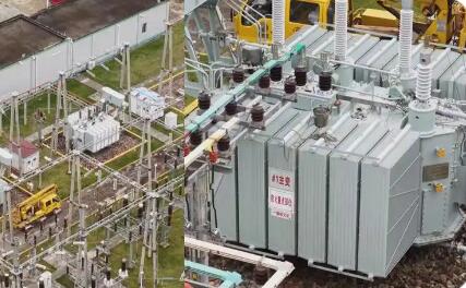 國內(nèi)首臺110千伏“超1級”能效變壓器投運