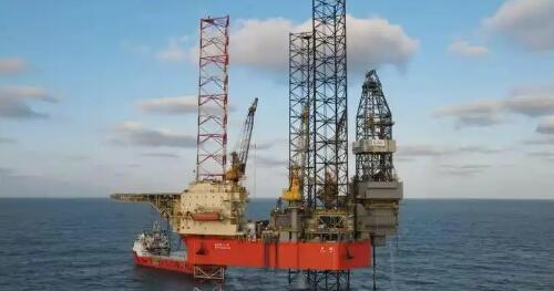 深藍(lán)鑄劍向海圖強(qiáng) 中國(guó)石化