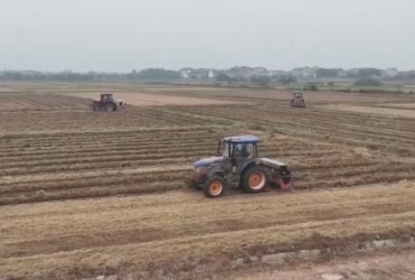 “新技術(shù)+新機(jī)械”助力播栽 夯實(shí)來(lái)年豐產(chǎn)豐收基礎(chǔ)