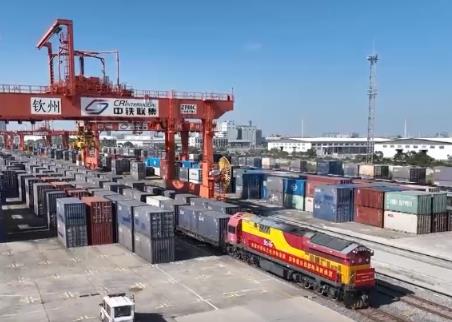 從“連線成片”到“織網(wǎng)結(jié)鏈” 中歐班列激活亞歐物流脈動 更多“中國制造”融入全球產(chǎn)業(yè)鏈