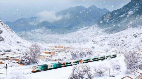 “星光·燕趙號”首發(fā)張家口 開啟冰雪旅行新體驗(yàn)