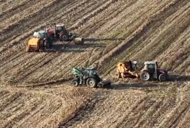 “關(guān)鍵技術(shù)+精準(zhǔn)服務(wù)”落實到田間地頭 智慧農(nóng)業(yè)“加速跑”夯實糧食生產(chǎn)基礎(chǔ)