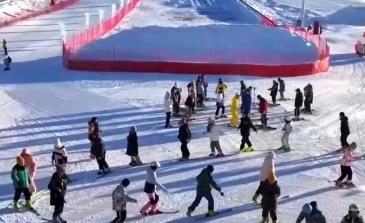 “冰雪游”“避寒游”點(diǎn)燃冬季文旅新熱力 特色資源激活消費(fèi)新場(chǎng)景