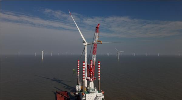 我國(guó)離岸距離最遠(yuǎn)海上風(fēng)電項(xiàng)目全部風(fēng)機(jī)吊裝完成