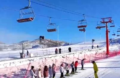 精細(xì)化貼心服務(wù)上“新” “冰雪經(jīng)濟(jì)”火熱文旅市場“熱氣”升騰