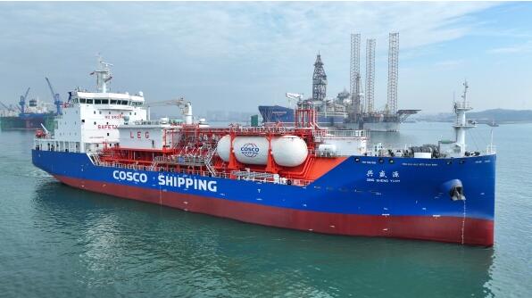 中國(guó)遠(yuǎn)洋海運(yùn)入列首艘9000立方米乙烯多用途運(yùn)輸船