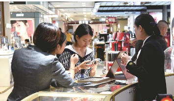 財(cái)政補(bǔ)貼+金融支持 政策“組合拳”催熱年末消費(fèi)