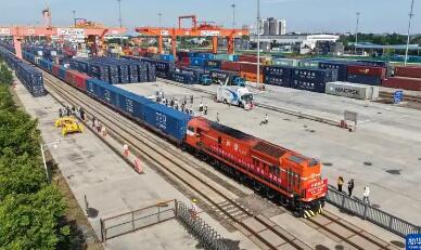 “鋼鐵駝隊(duì)”的“西”引力——看中歐班列如何重塑內(nèi)陸開(kāi)放格局