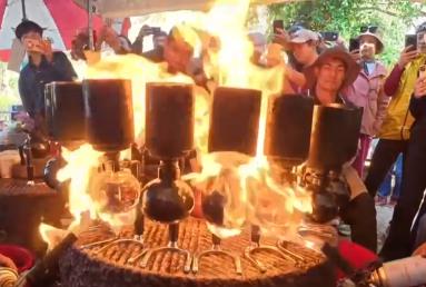 多元化場(chǎng)景加速向“新” “主理人+新玩法”為消費(fèi)市場(chǎng)帶來(lái)新活力