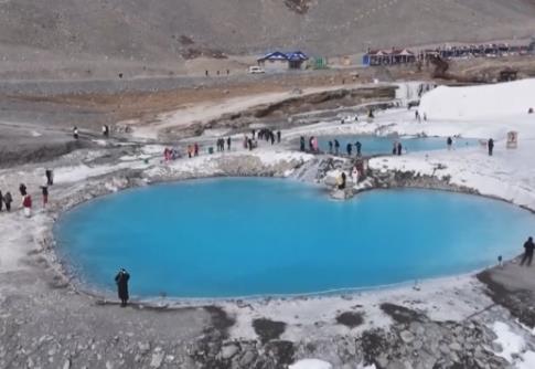 生態(tài)賦能“冷資源”變身“熱產(chǎn)業(yè)” 多彩活動點(diǎn)燃冬季消費(fèi)熱潮