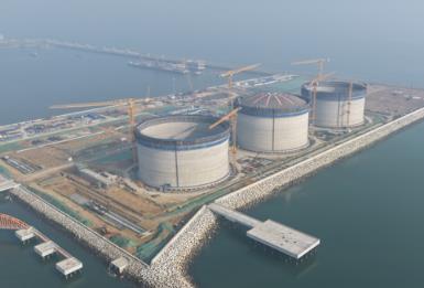 國家天然氣基礎(chǔ)設(shè)施互聯(lián)互通重點工程贛榆LNG接收站首座儲罐升頂