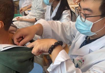 “冬病冬治”正當(dāng)時：廣州多家醫(yī)院“開貼”嶺南“三九天灸”