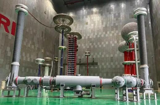 國際首臺800千伏/80千安/8000安大容量GIS設(shè)備研制成功