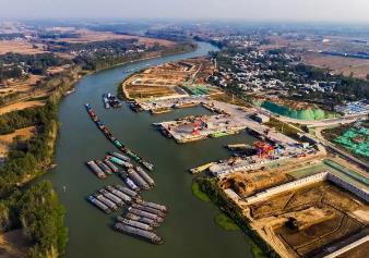 河南內(nèi)河航運(yùn)邁入“百萬標(biāo)箱”時(shí)代 周口港中心作業(yè)區(qū)開港