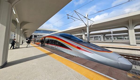 “雙線齊發(fā)” 再提速！粵東西時速350公里高鐵兩大通道實現(xiàn)全面貫通