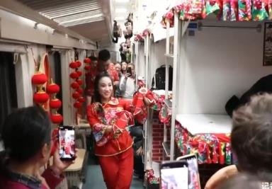 從“觀光式”到“沉浸式”文旅轉(zhuǎn)變 “列車+文化+體驗”助力冰雪經(jīng)濟熱力全開