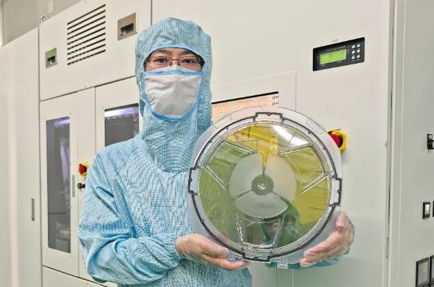 我國實(shí)現(xiàn)12英寸碳化硅外延晶片全球首發(fā)