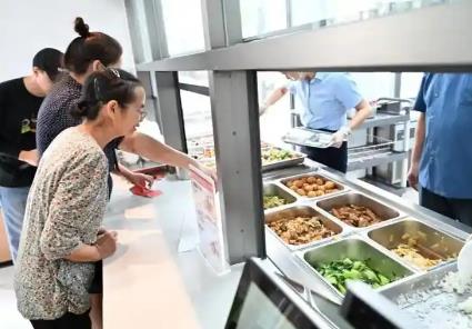 社區(qū)服務(wù)消費(fèi)：圍繞百姓“日?！?構(gòu)建幸?！拔⑷印?></a></div><!-- img end -->	<div   id=