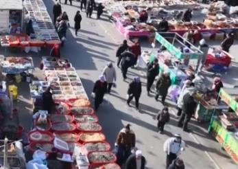 “菜籃子”“果盤子”量足價穩(wěn)物豐 吃出人氣“擠”出財氣添彩火熱“年經(jīng)濟”