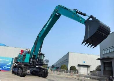 中國加長臂挖掘機刷新臂長紀(jì)錄 將服務(wù)中東填海工程