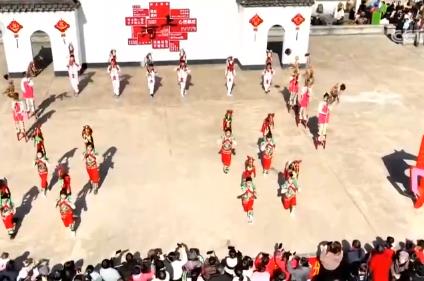 新年伊始消費升溫年貨市集火熱 “頂流”美食滿足味蕾活躍經(jīng)濟