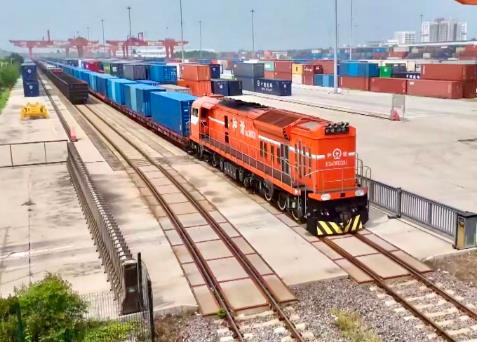 2025年上合示范區(qū)中歐班列開行量和貨運量再創(chuàng)新高