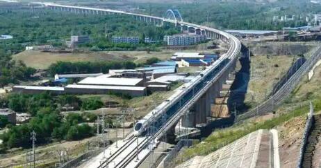 中國移動助力新疆首條高速鐵路邁入“5G+4G”立體通信時代