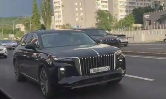 駛?cè)氚⒗緢D：滿街的中國品牌，與一場正在發(fā)生的認(rèn)知變革