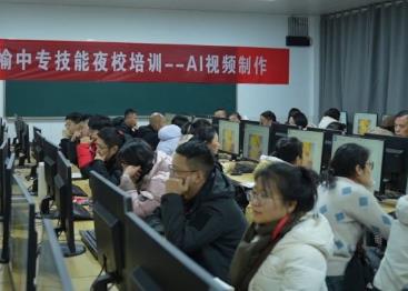 “人才夜市+技能夜?！?打通就業(yè)幫扶“最后一米”