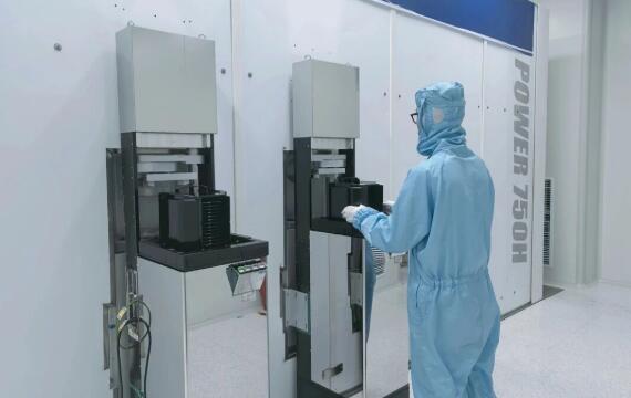 填補(bǔ)“中國(guó)芯”關(guān)鍵拼圖！我國(guó)首臺(tái)串列型高能氫離子注入機(jī)成功出束