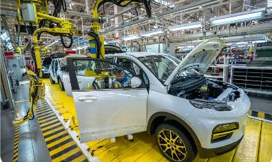 中國汽車產(chǎn)業(yè)邁進(jìn)規(guī)?；蛢r值化新時期