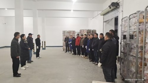 服務(wù)添暖意 實(shí)干穩(wěn)開局